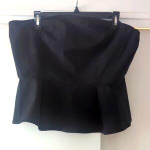 Chic Black Strapless Top